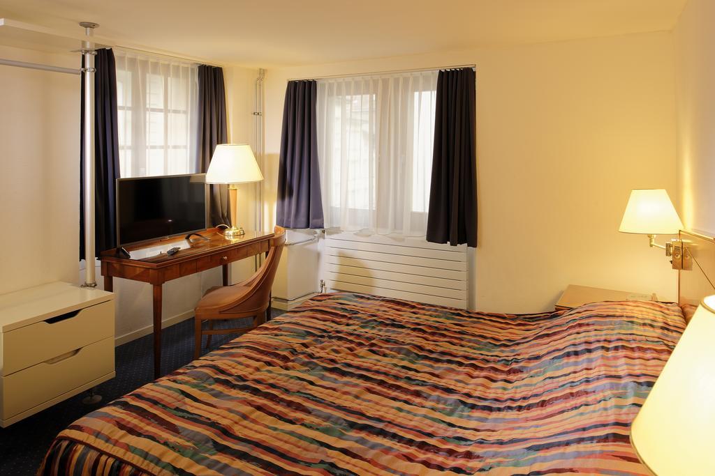 Hotel Hine Adon Fribourg Kamer foto