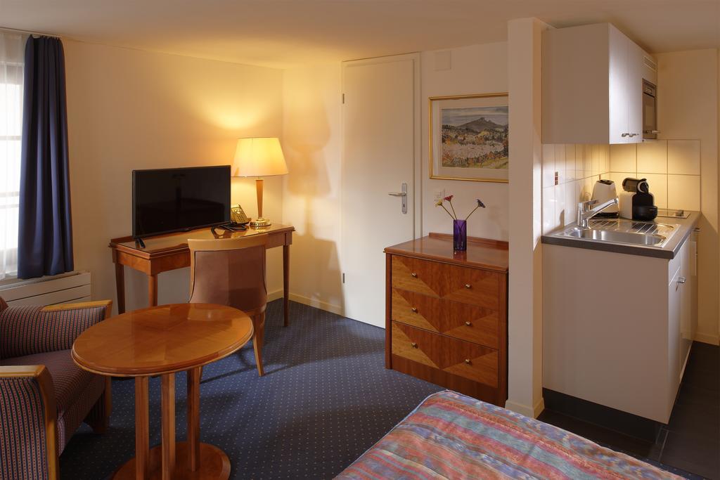 Hotel Hine Adon Fribourg Buitenkant foto