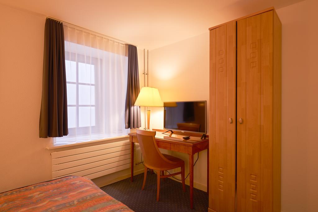 Hotel Hine Adon Fribourg Buitenkant foto
