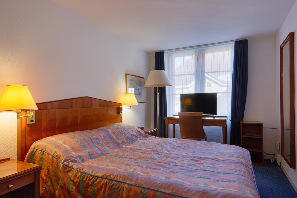 Hotel Hine Adon Fribourg Buitenkant foto